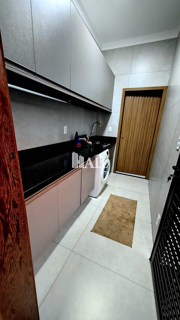 Casa com 3 quartos à venda, 305m² — foto 23 de 49