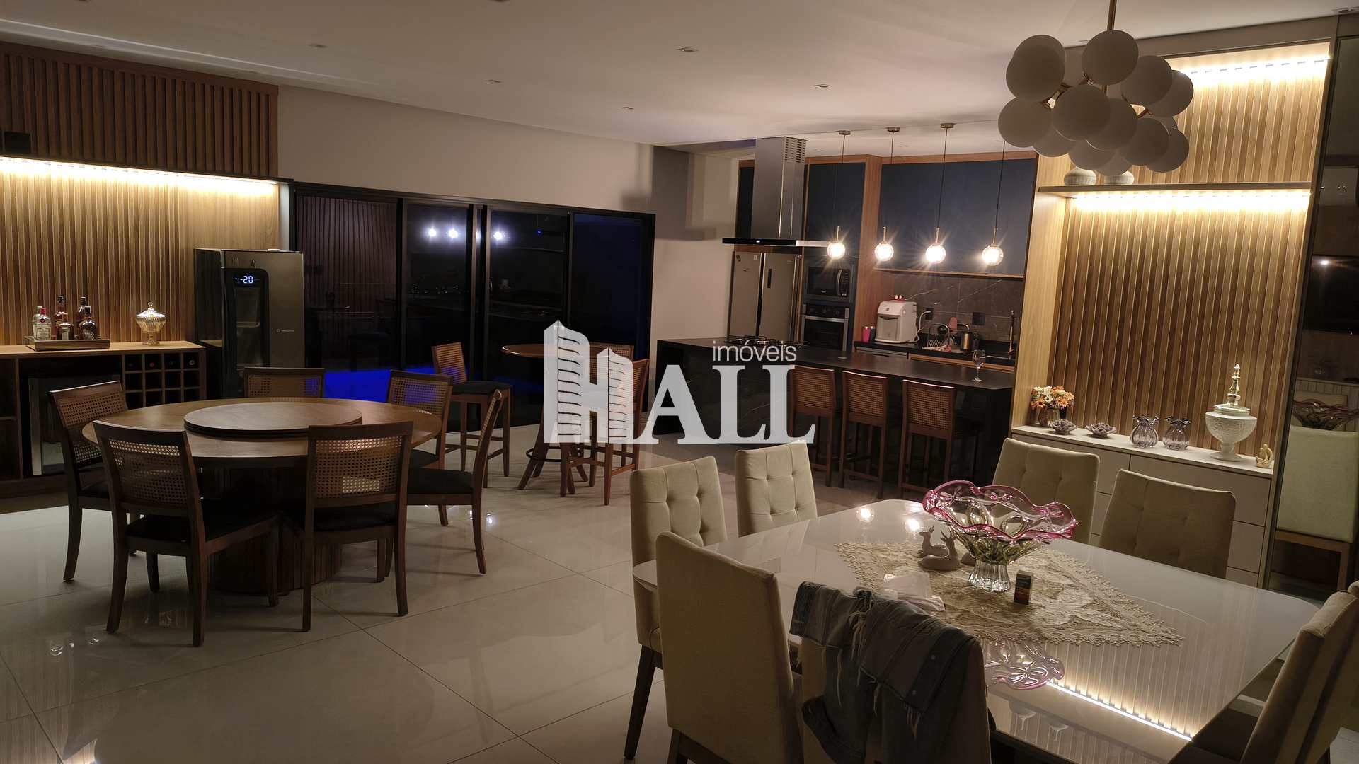 Casa com 3 quartos à venda, 305m² — foto 11 de 49