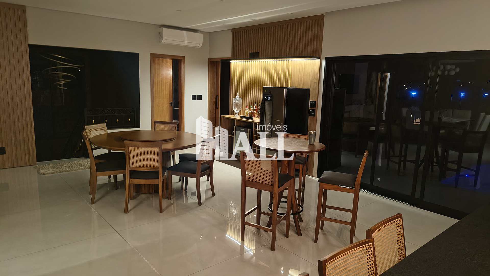 Casa com 3 quartos à venda, 305m² — foto 16 de 49