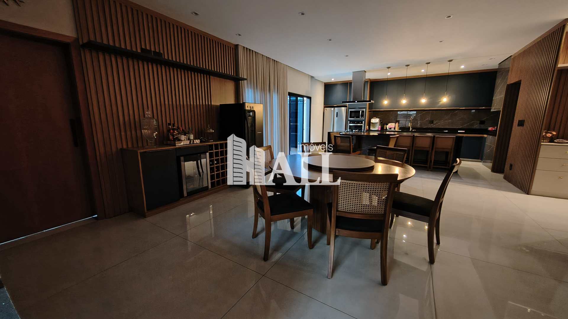 Casa com 3 quartos à venda, 305m² — foto 15 de 49