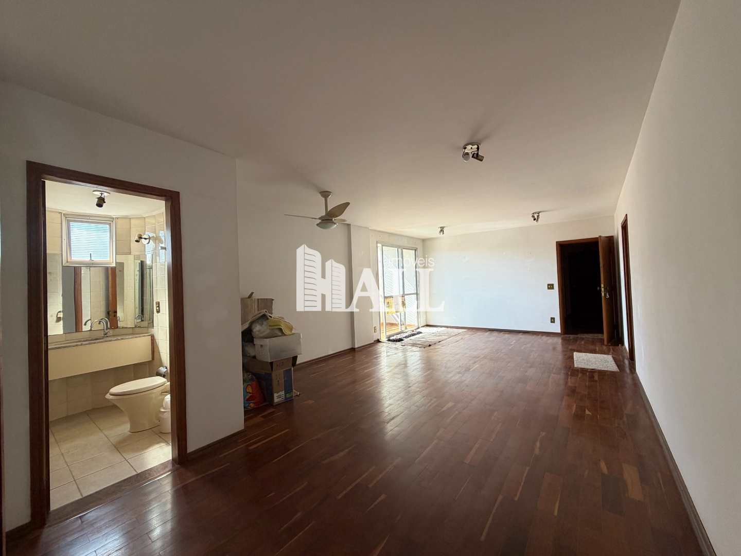 Apartamento com 3 quartos à venda, 145m² — foto 2 de 17