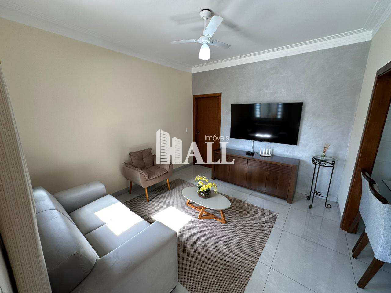 Casa com 3 quartos à venda, 133m² — foto 2 de 35