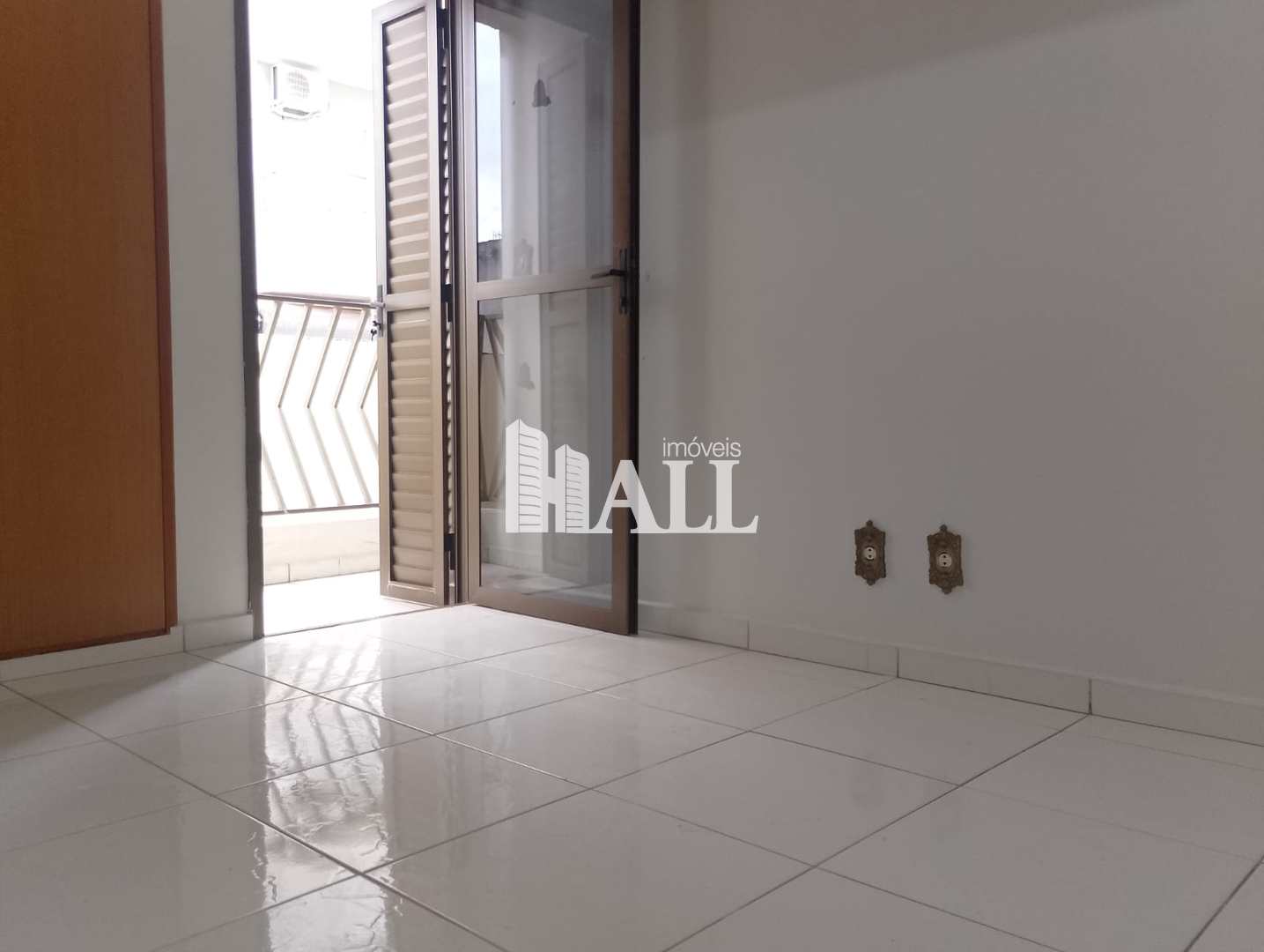Apartamento com 3 quartos à venda, 110m² — foto 2 de 24