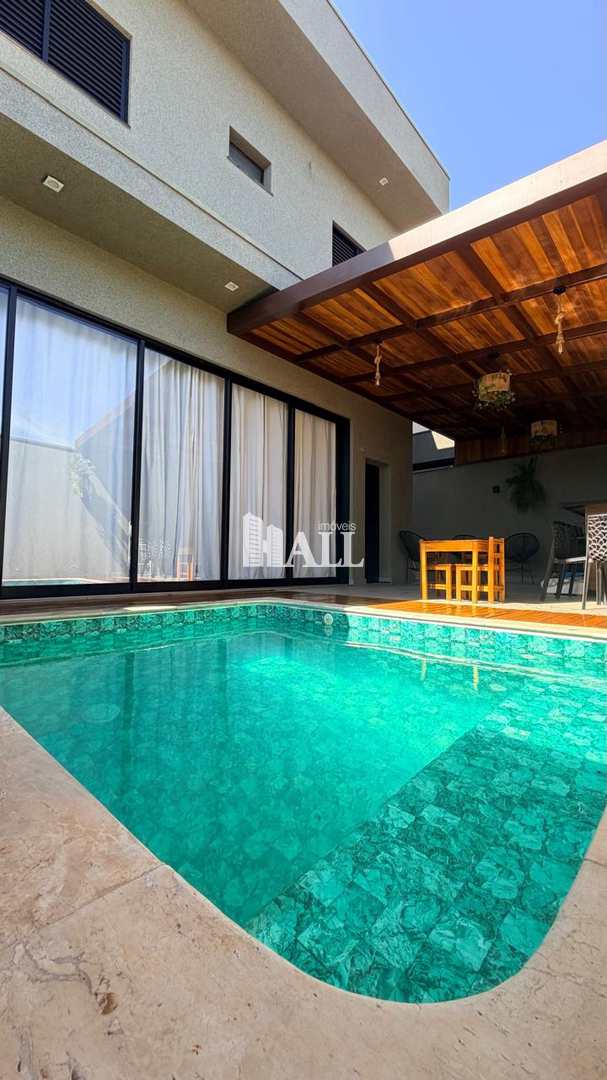 Casa com 3 quartos à venda, 160m² — foto 1 de 38