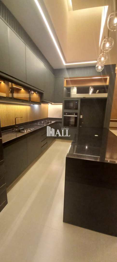 Casa com 3 quartos à venda, 201m² — foto 3 de 37