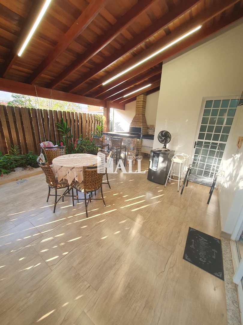 Casa com 3 quartos à venda, 112m² — foto 2 de 18