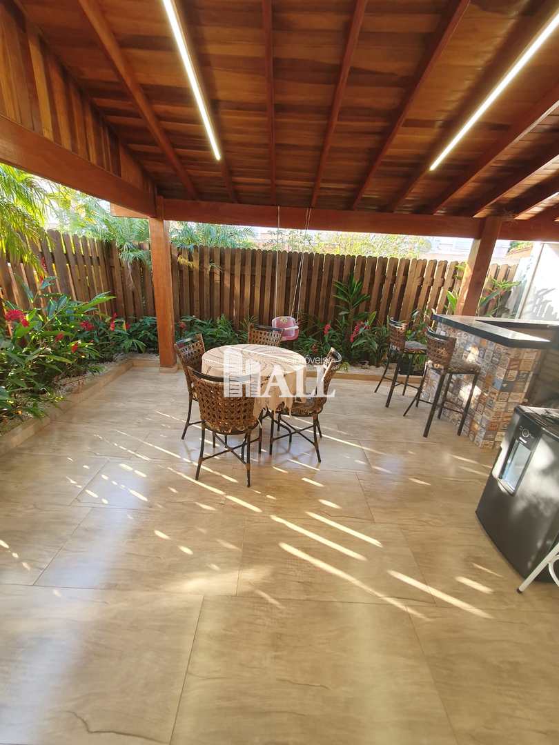 Casa com 3 quartos à venda, 112m² — foto 1 de 18