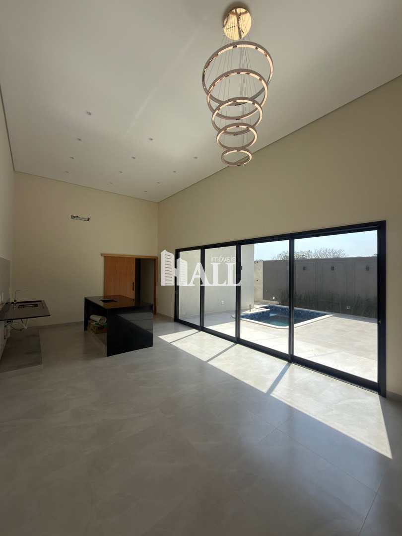 Casa com 3 quartos à venda, 144m² — foto 2 de 28