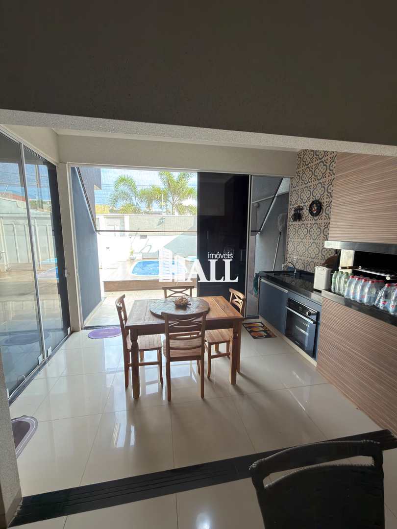 Casa com 3 quartos à venda, 200m² — foto 9 de 25