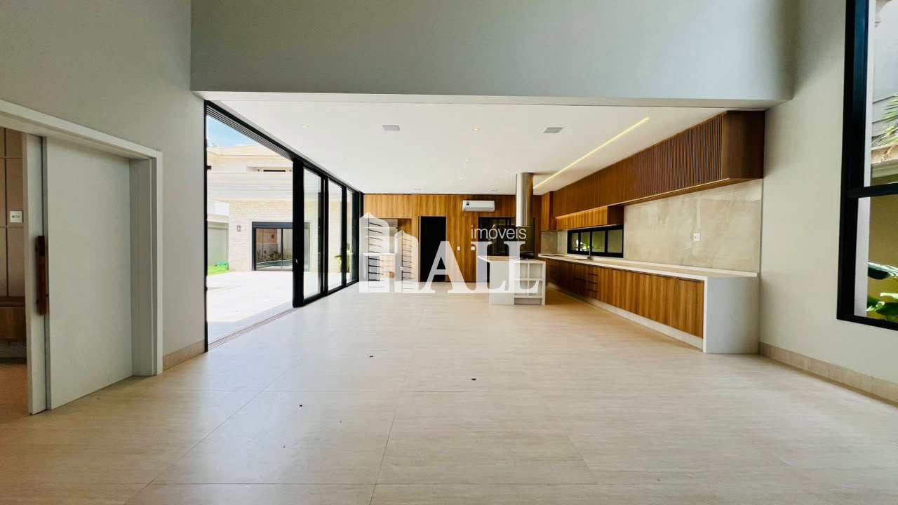 Casa com 4 quartos à venda, 405m² — foto 2 de 61