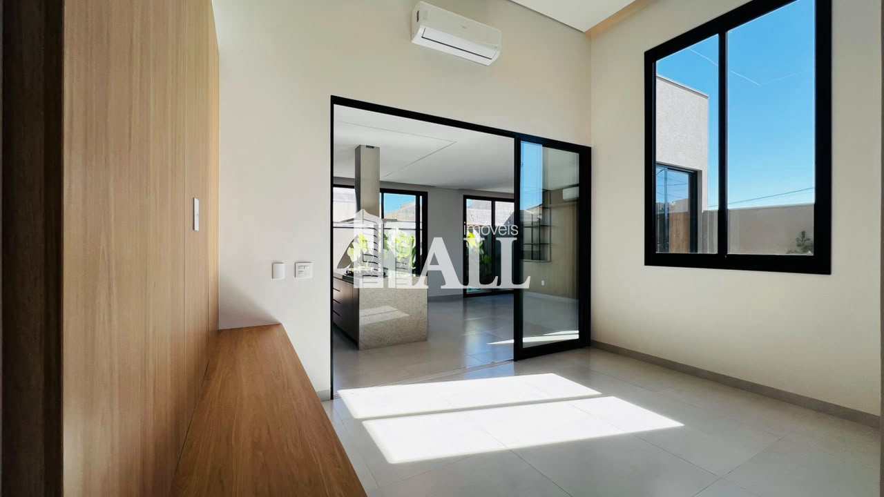 Casa com 3 quartos à venda, 169m² — foto 1 de 35