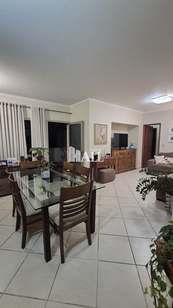 Apartamento com 4 quartos à venda, 136m² — foto 1 de 25