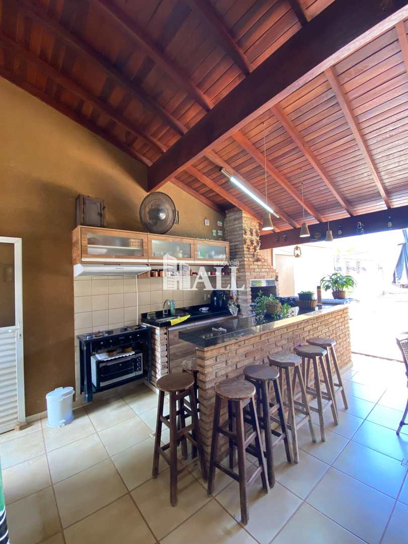 Casa com 3 quartos à venda, 240m² — foto 25 de 29