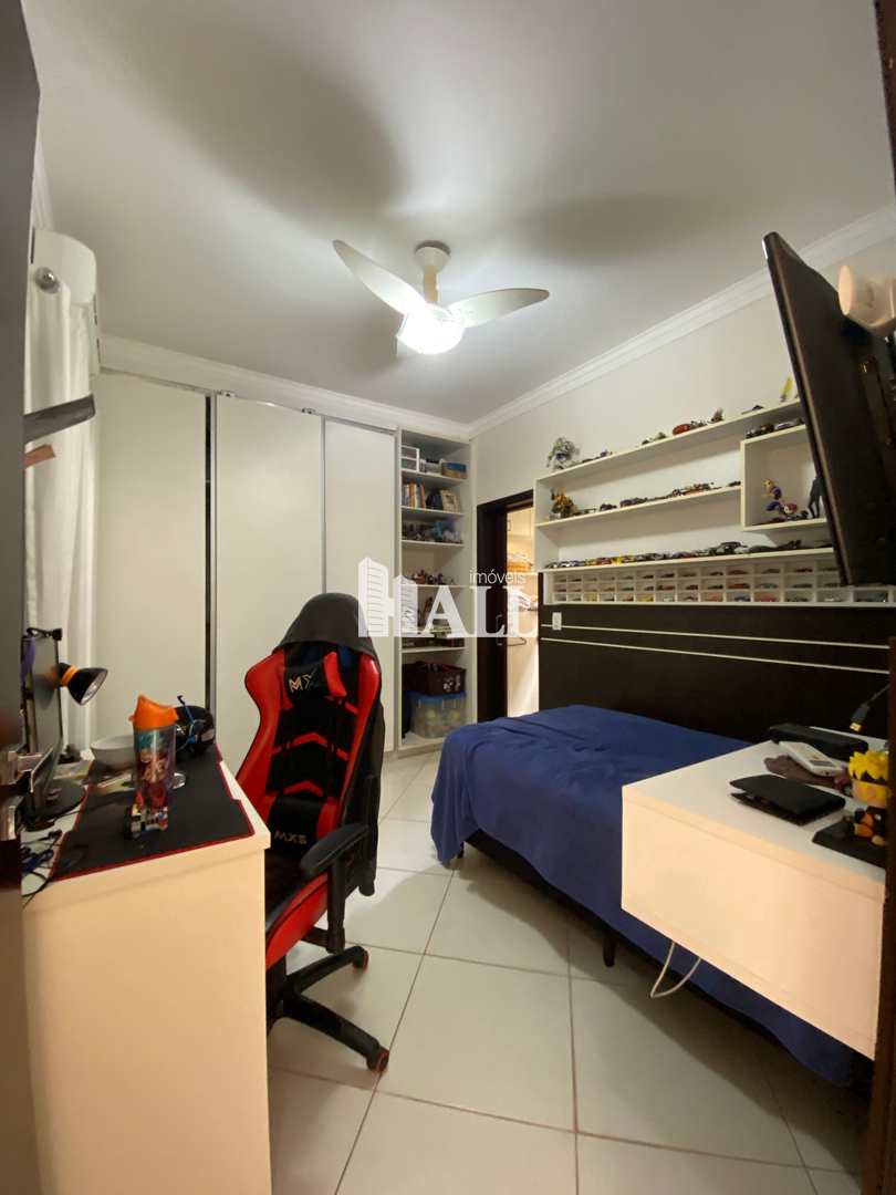 Casa com 3 quartos à venda, 240m² — foto 22 de 29