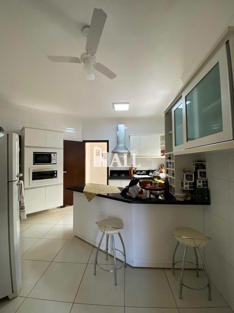 Casa com 3 quartos à venda, 240m² — foto 10 de 29
