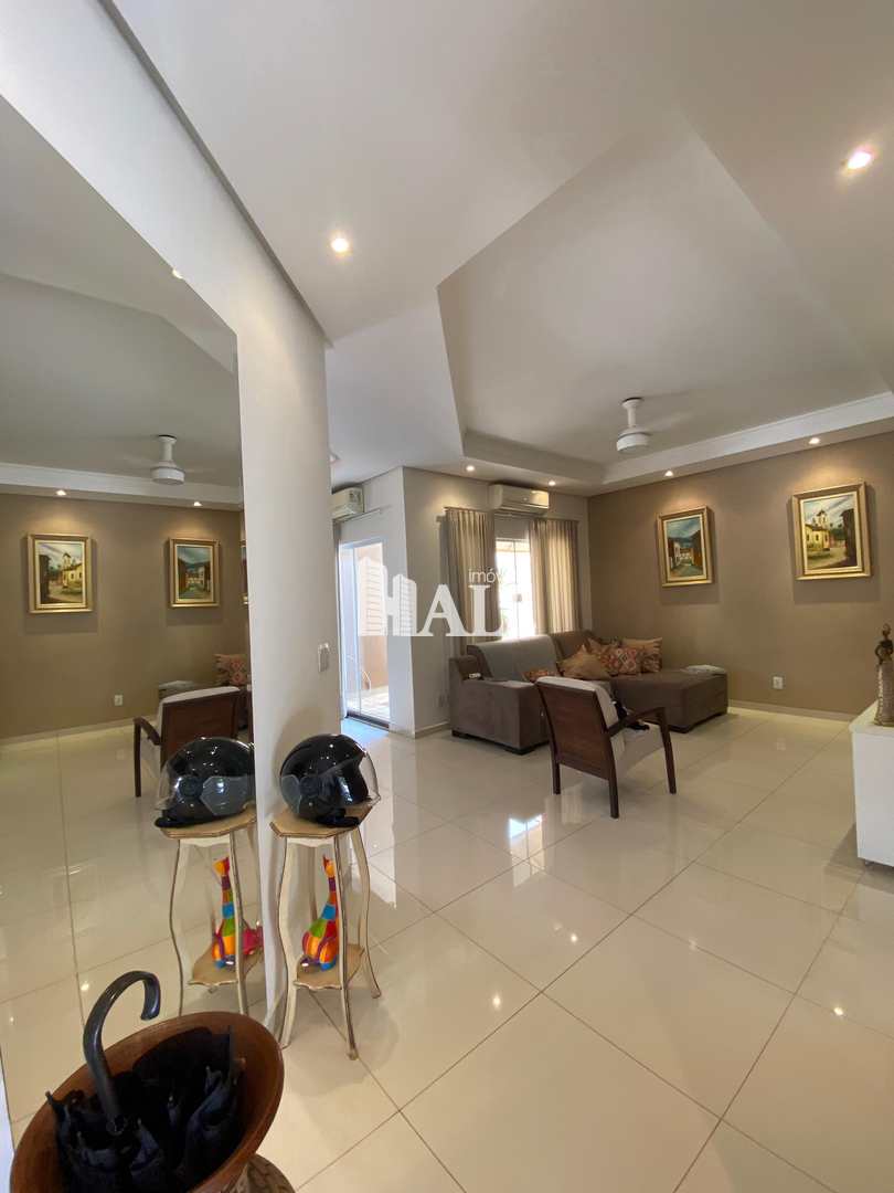 Casa com 3 quartos à venda, 240m² — foto 4 de 29