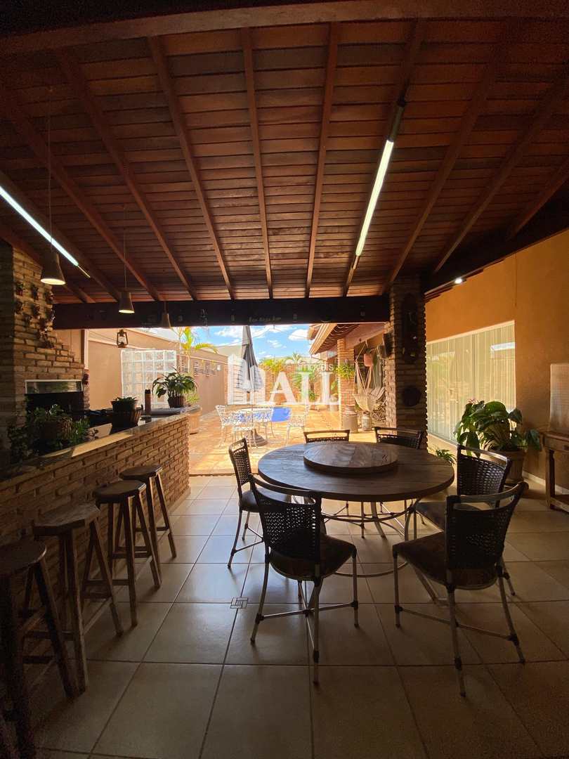 Casa com 3 quartos à venda, 240m² — foto 28 de 29