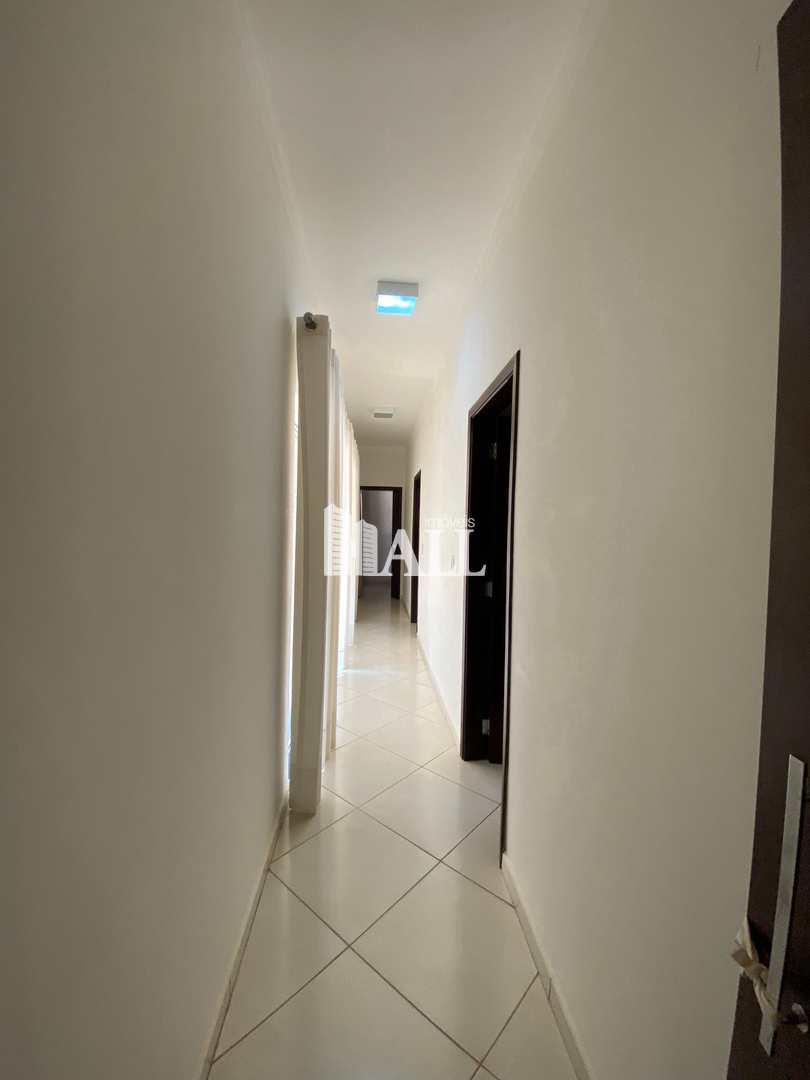Casa com 3 quartos à venda, 240m² — foto 13 de 29