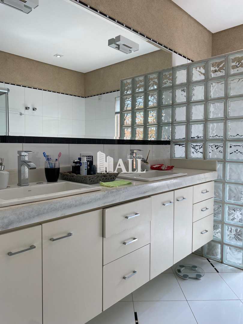 Casa com 3 quartos à venda, 240m² — foto 16 de 29