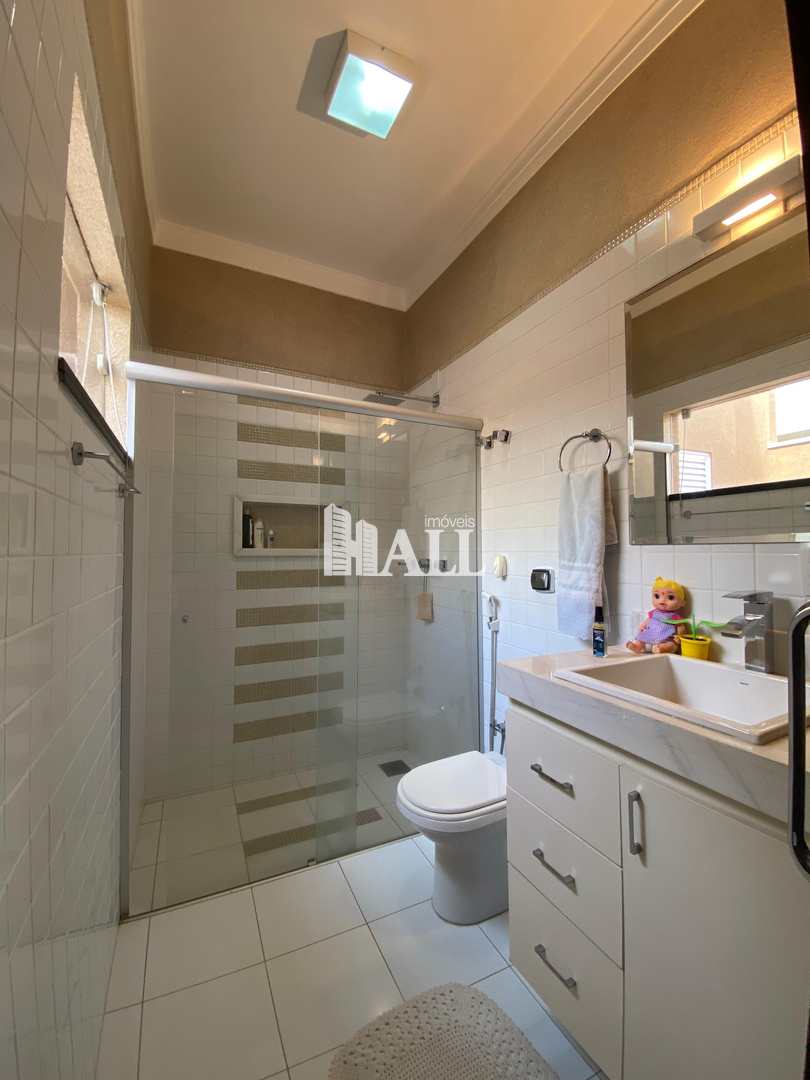 Casa com 3 quartos à venda, 240m² — foto 21 de 29