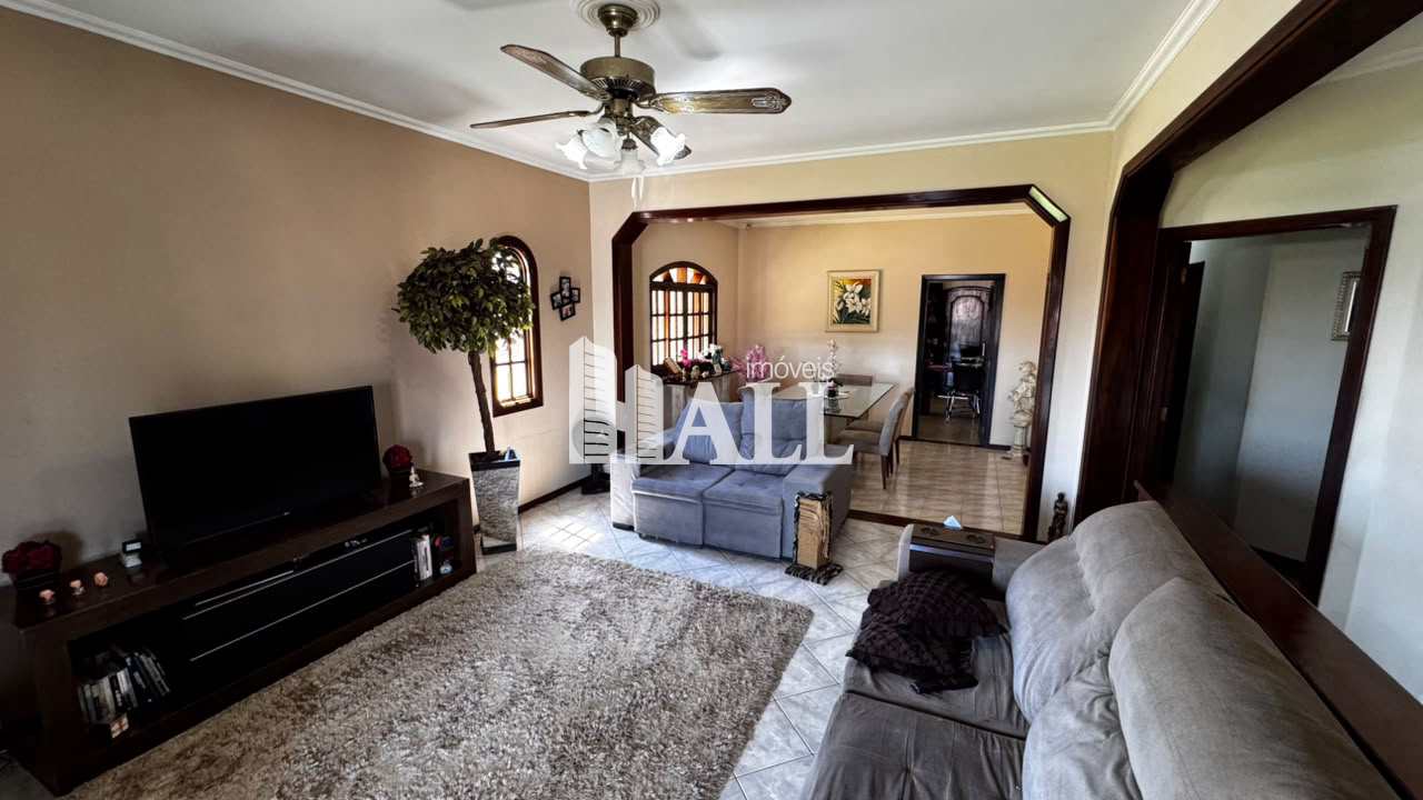 Casa com 3 quartos à venda, 394m² — foto 3 de 32