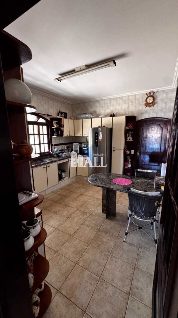 Casa com 3 quartos à venda, 394m² — foto 8 de 32