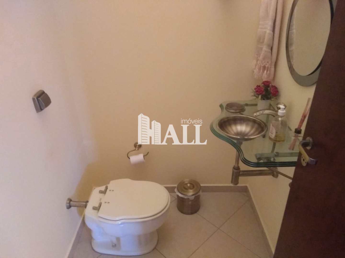 Casa com 3 quartos à venda, 240m² — foto 3 de 36