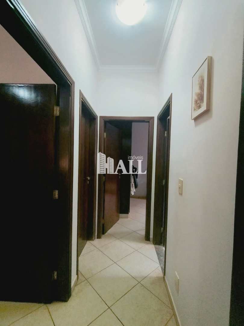 Casa com 3 quartos à venda, 240m² — foto 24 de 36