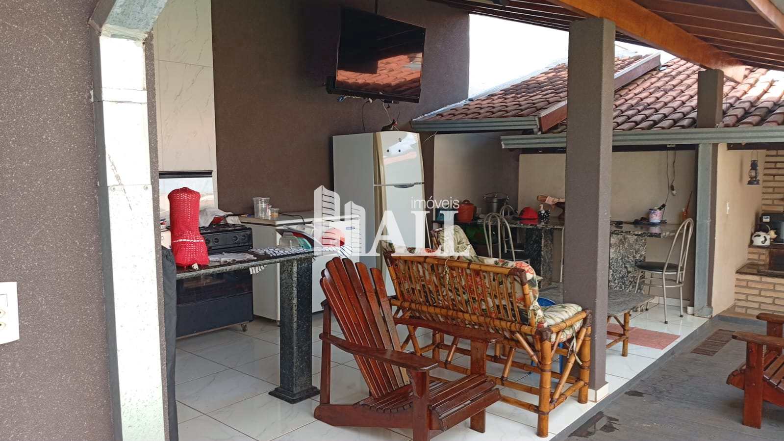 Casa com 3 quartos à venda, 180m² — foto 1 de 22