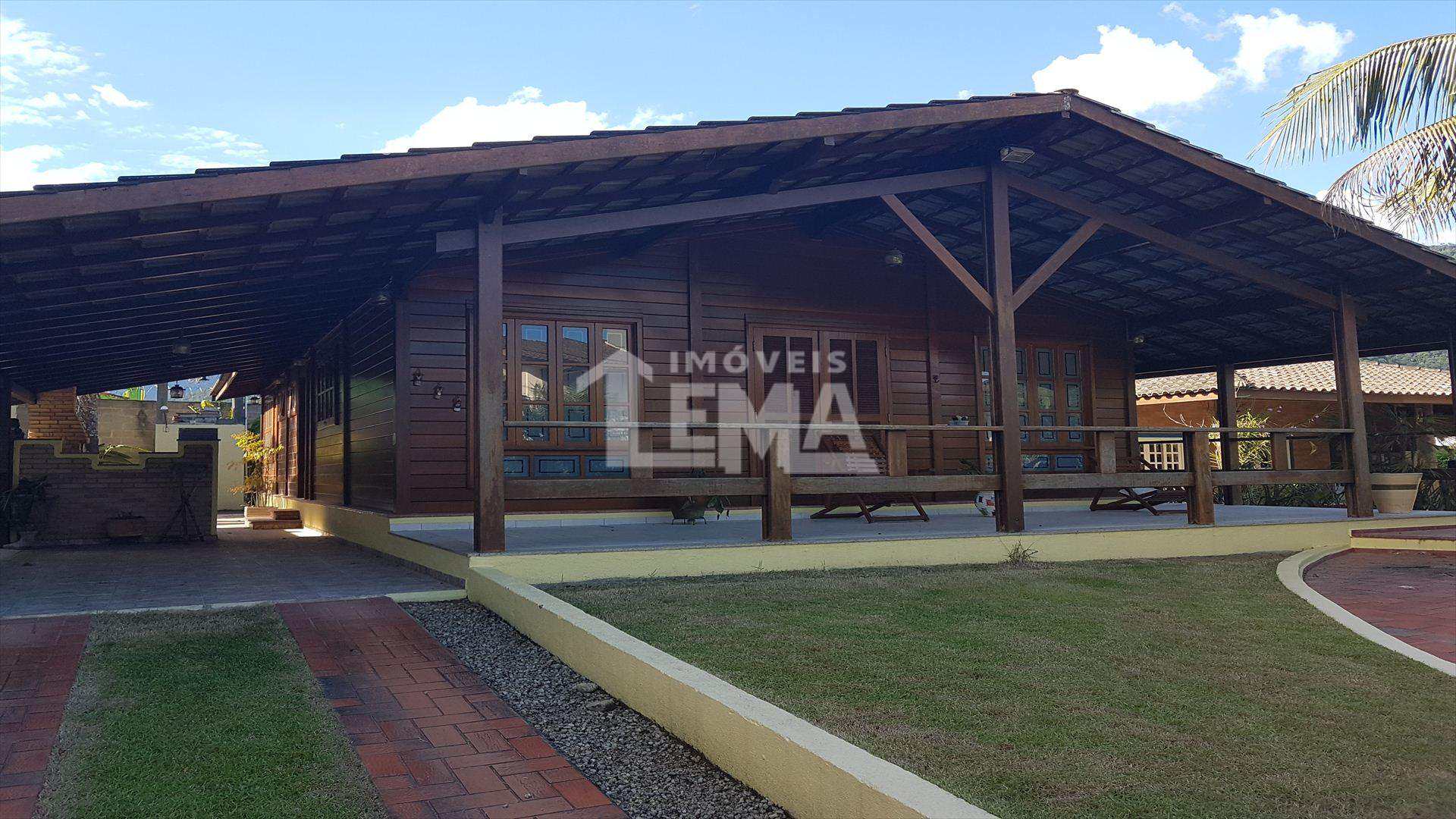 CASA CONDOMÍNIO FECHADO