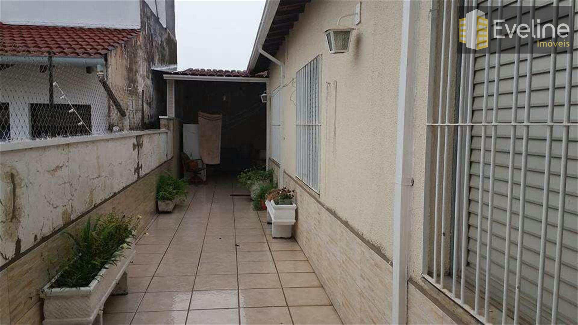 Casa à venda com 3 quartos, 250m² - Foto 3