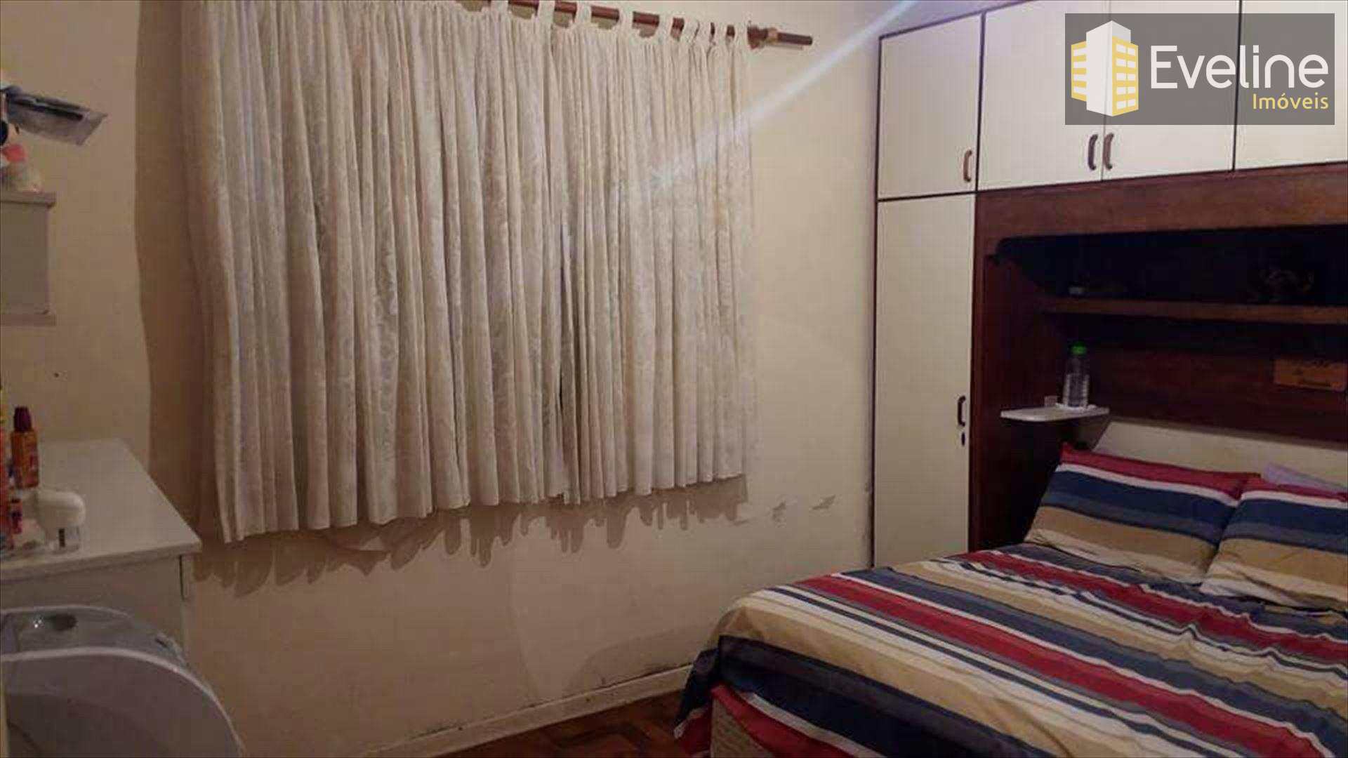 Casa à venda com 3 quartos, 250m² - Foto 2