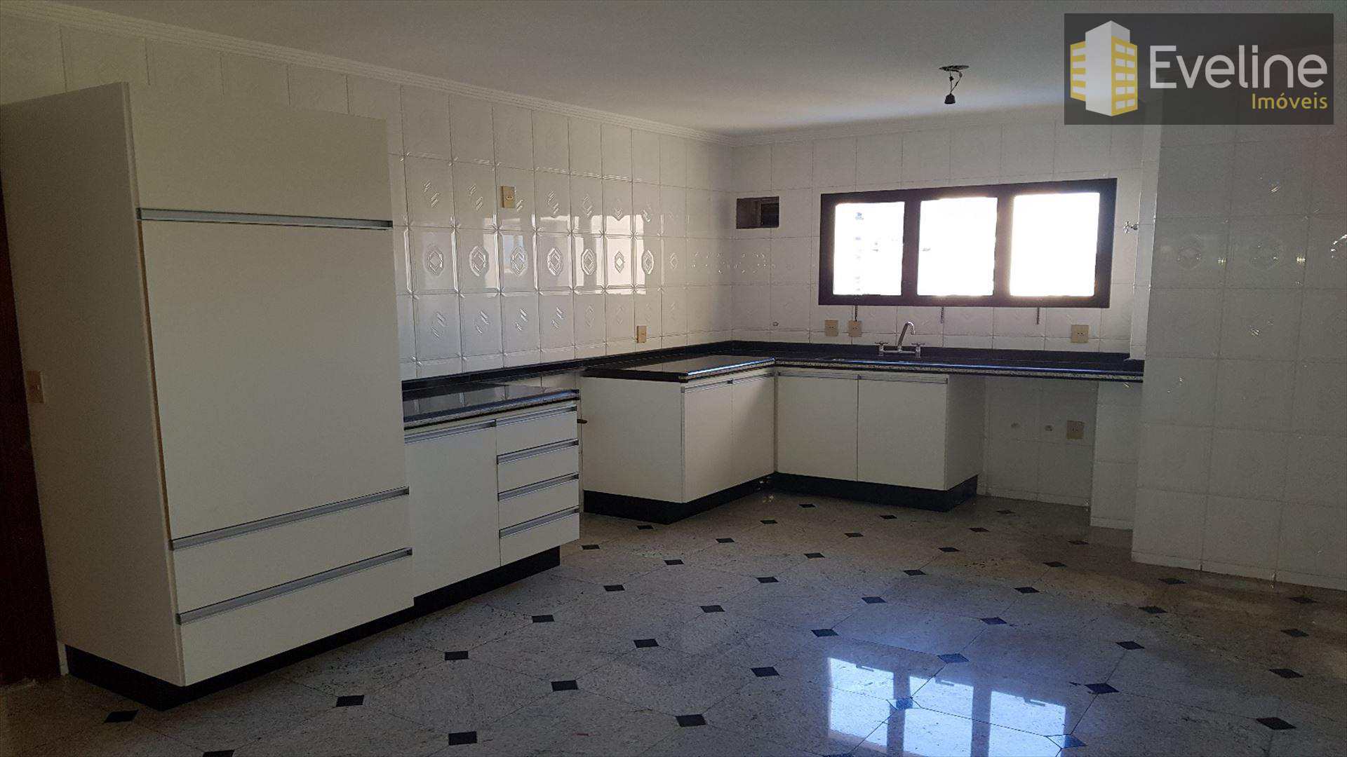 Apartamento à venda com 4 quartos, 203m² - Foto 7