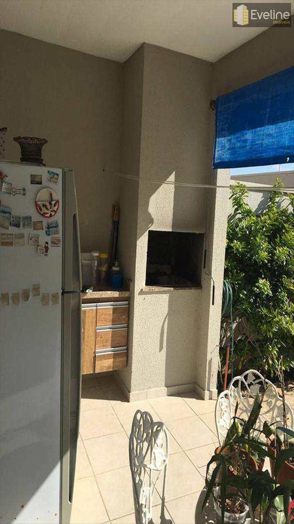 Casa à venda com 4 quartos, 200m² - Foto 5