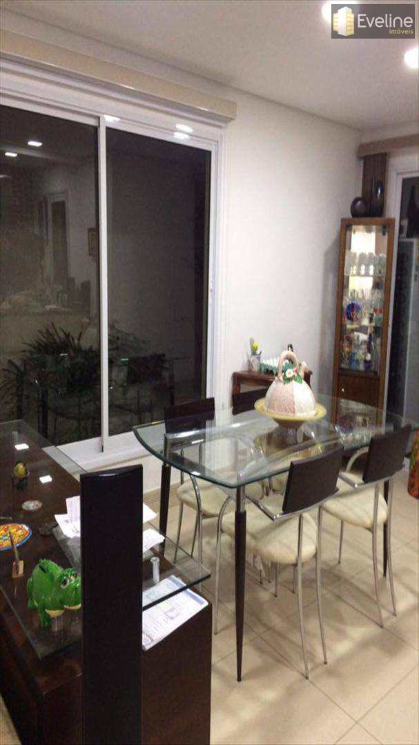 Casa à venda com 4 quartos, 200m² - Foto 4