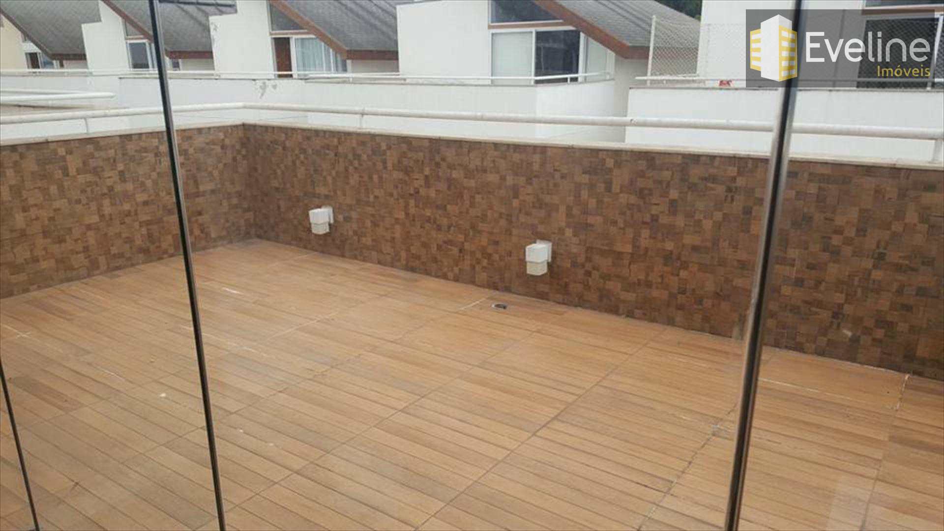 Casa à venda com 3 quartos, 237m² - Foto 2