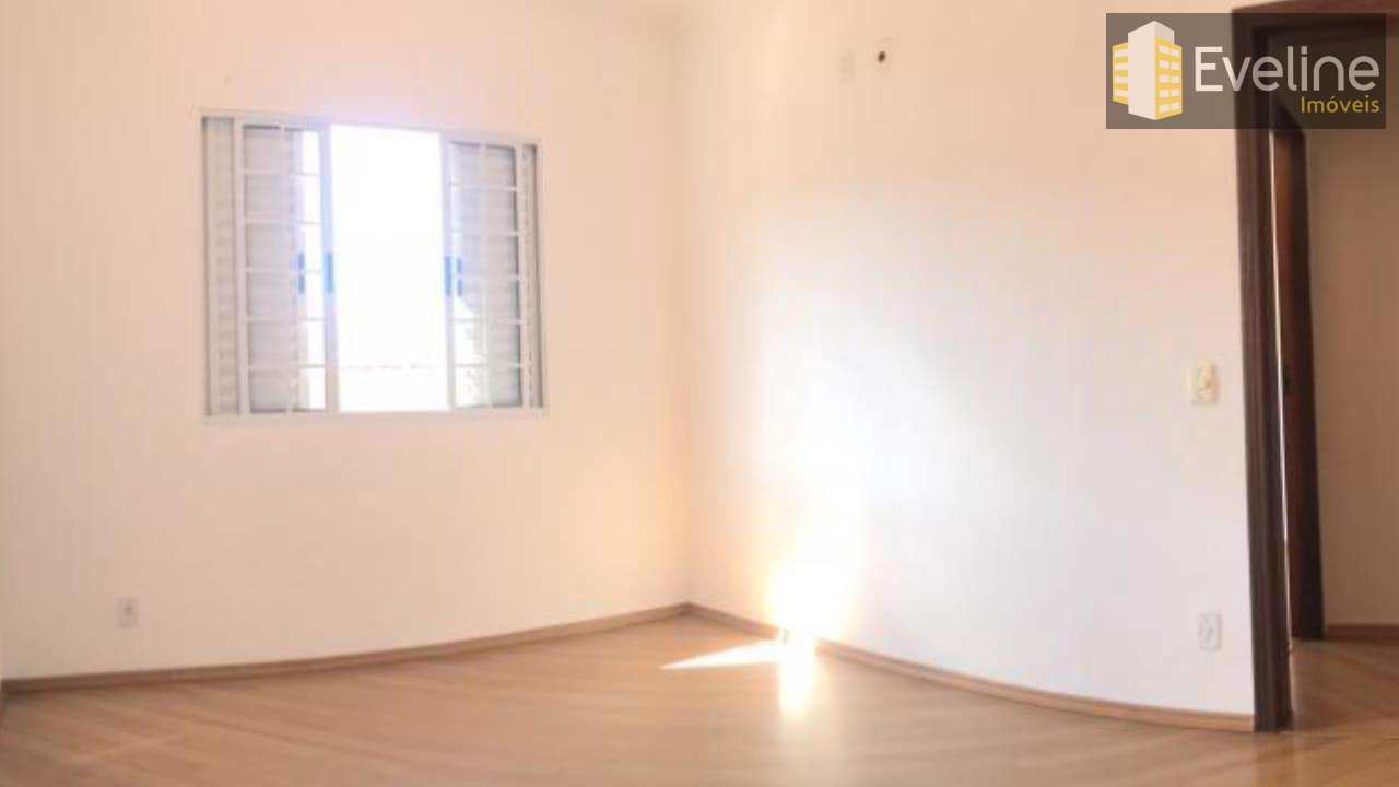 Casa à venda com 3 quartos, 210m² - Foto 24