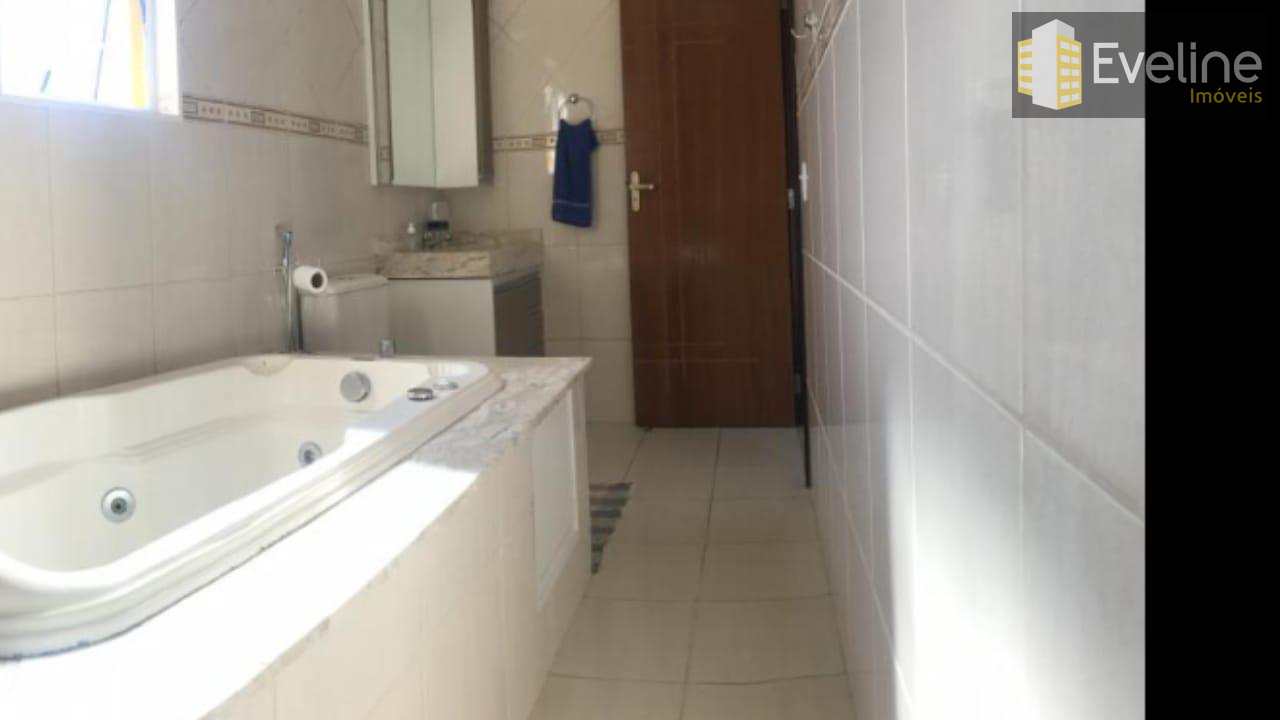 Casa à venda com 3 quartos, 210m² - Foto 22