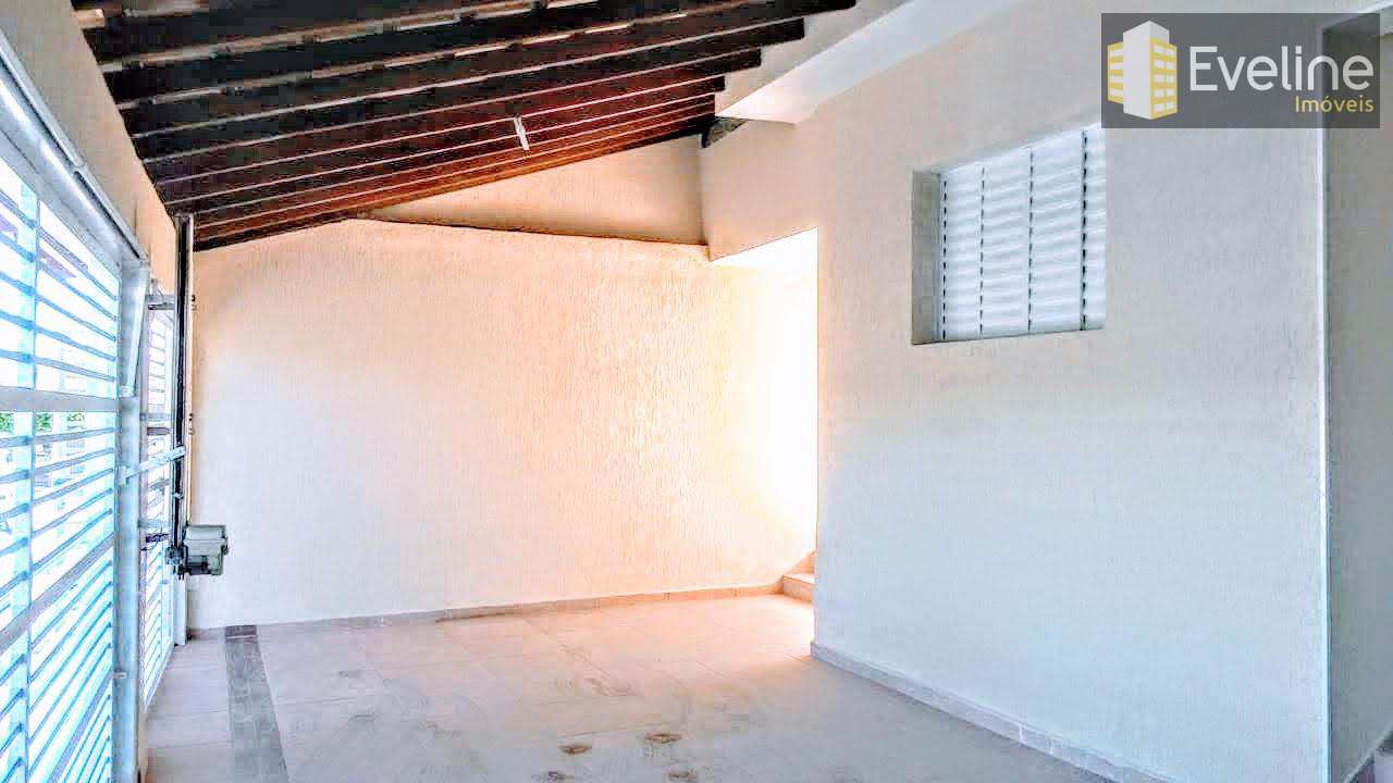 Casa à venda com 3 quartos, 169m² - Foto 2