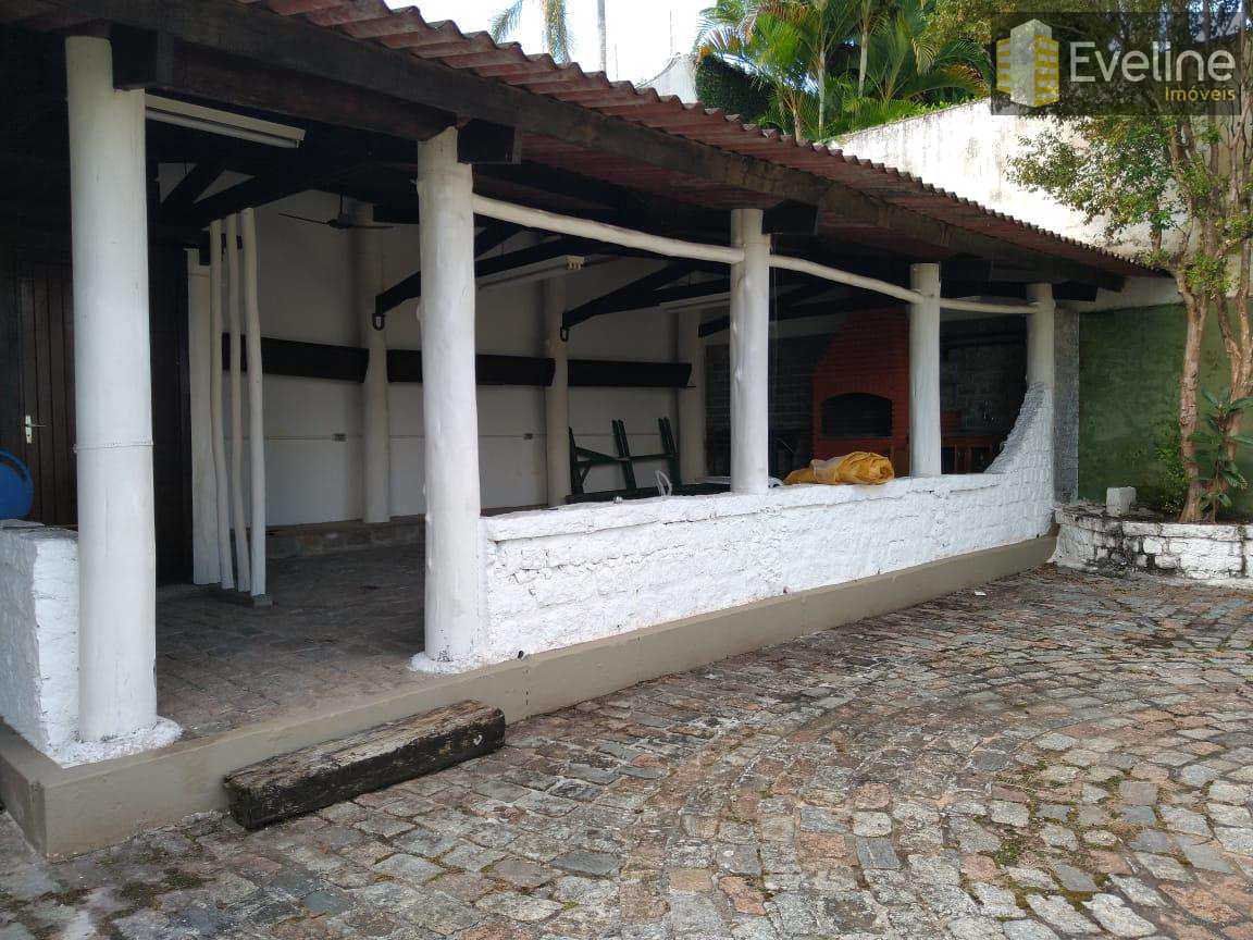 Casa à venda com 4 quartos, 350m² - Foto 3