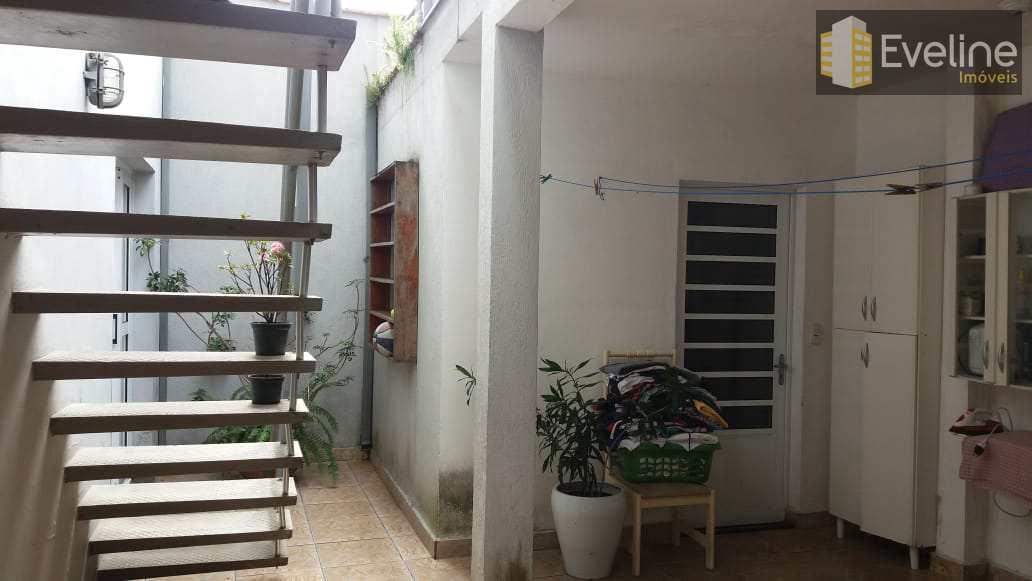 Sobrado à venda com 3 quartos, 175m² - Foto 1