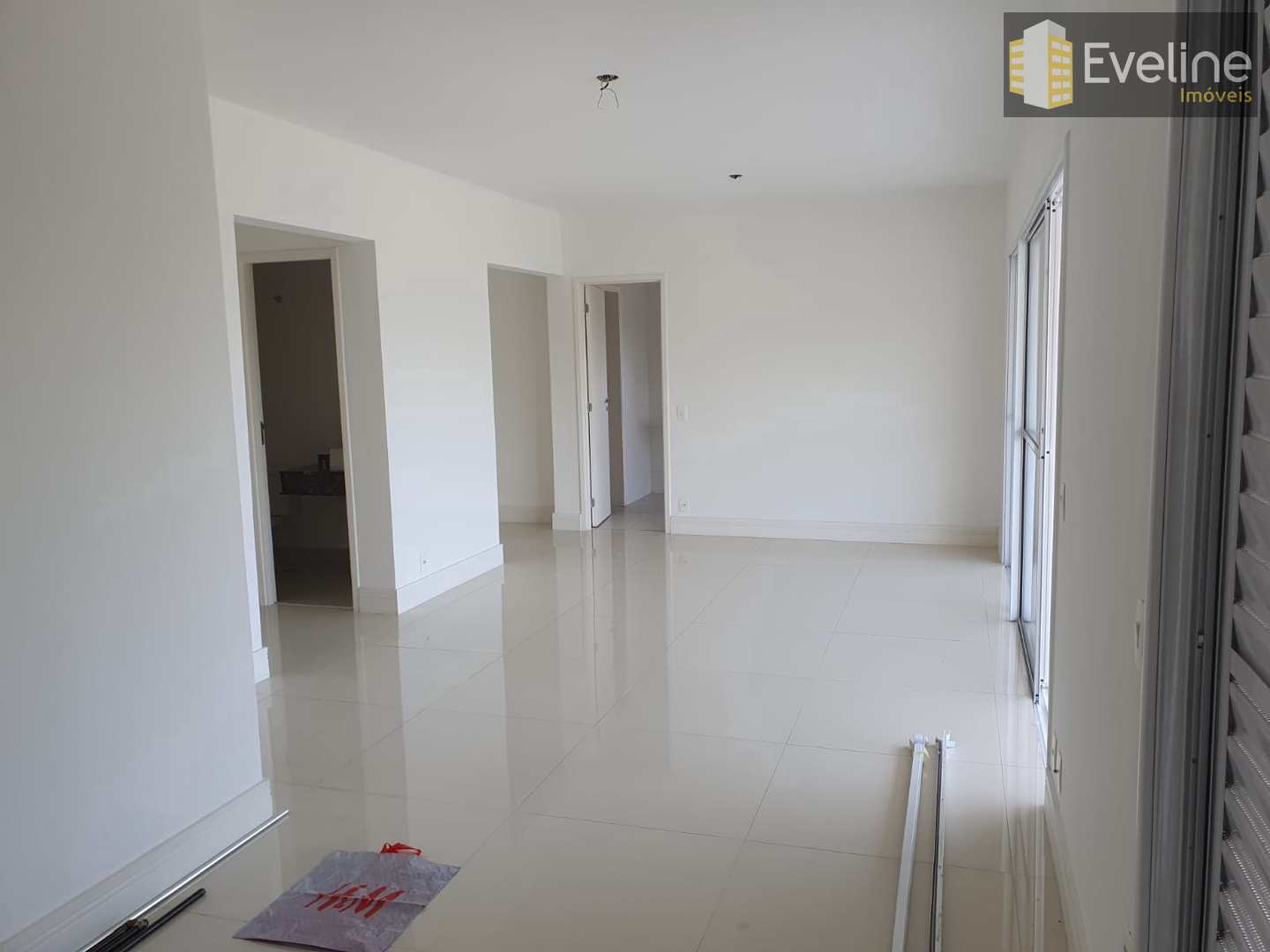 Apartamento à venda e aluguel com 3 quartos, 135m² - Foto 2