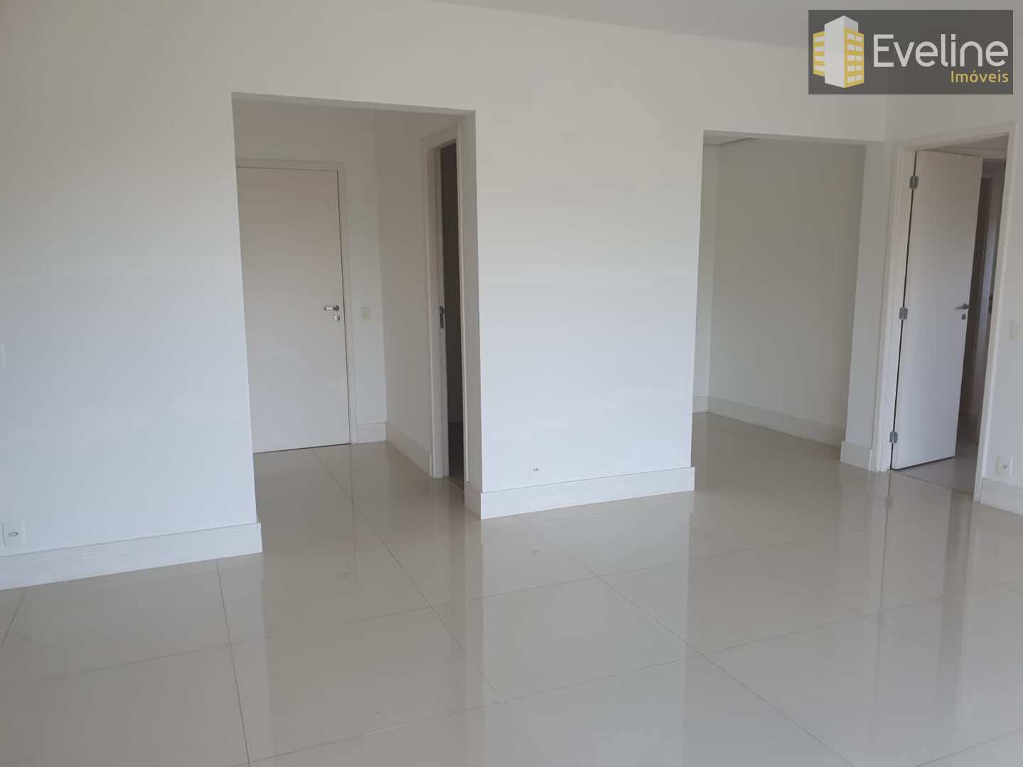 Apartamento à venda e aluguel com 3 quartos, 135m² - Foto 4