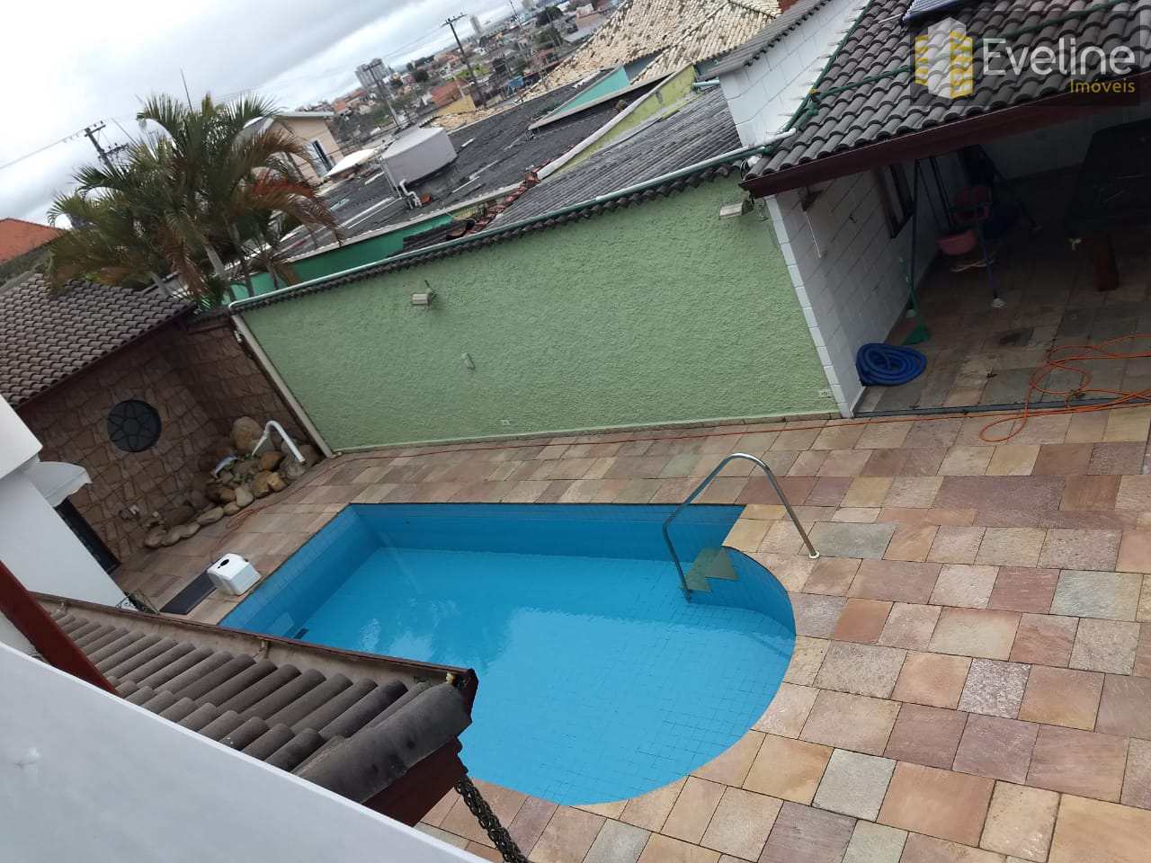 Casa com 6 dorms, Vila Oliveira, Mogi das Cruzes - R$ 1.6 mi, Cod: 1065