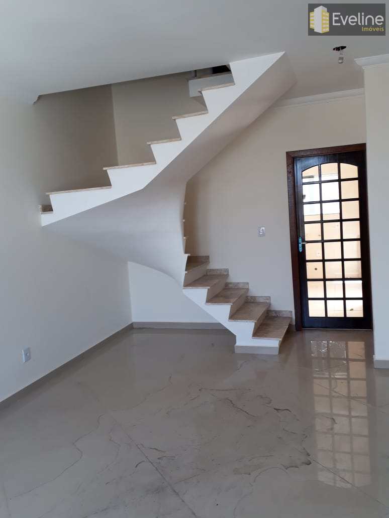 Sobrado à venda com 3 quartos, 140m² - Foto 1