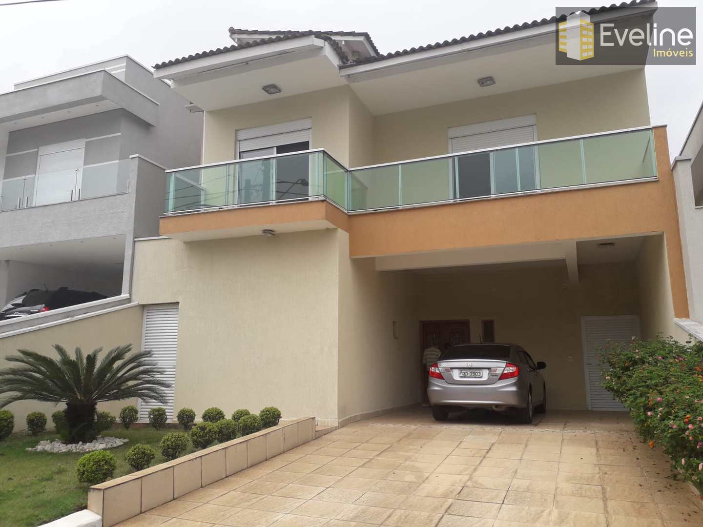 Casa de Condomínio à venda com 4 quartos, 225m² - Foto 1