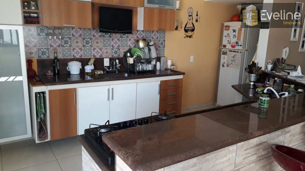 Sobrado à venda com 3 quartos, 300m² - Foto 3