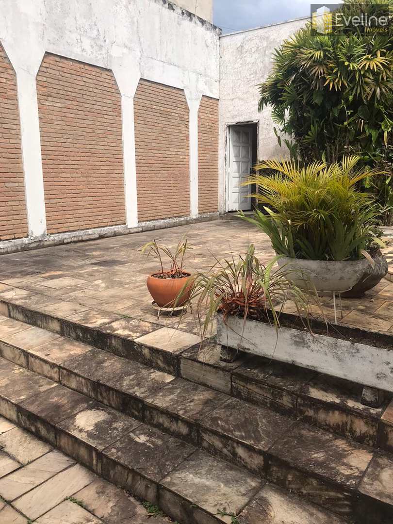 Casa à venda e aluguel com 4 quartos, 740m² - Foto 17