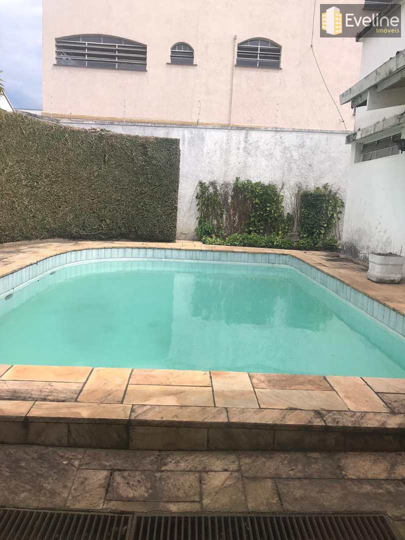 Casa à venda e aluguel com 4 quartos, 740m² - Foto 2