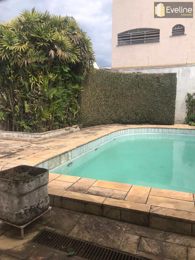 Casa à venda e aluguel com 4 quartos, 740m² - Foto 3